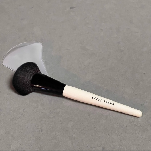Bobbi Brown PRECISE BLENDING BRUSH - Picture 5 of 6